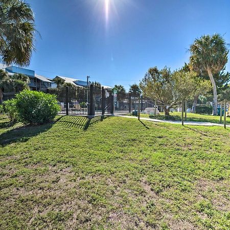 Beachfront Cedar Key Retreat With Pool Access! Екстериор снимка