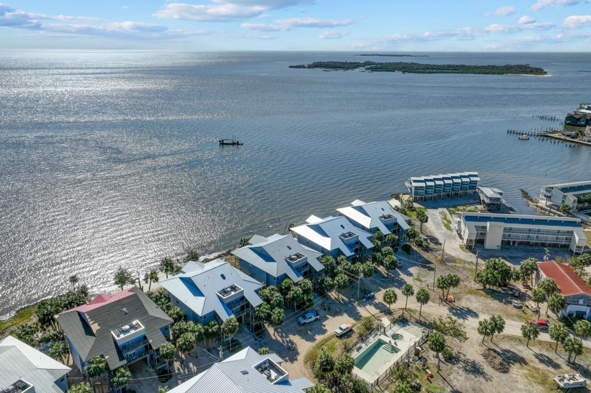 Beachfront Cedar Key Retreat With Pool Access! Екстериор снимка