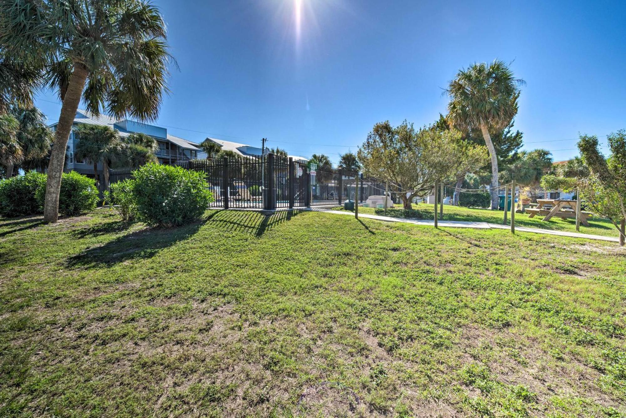 Beachfront Cedar Key Retreat With Pool Access! Екстериор снимка