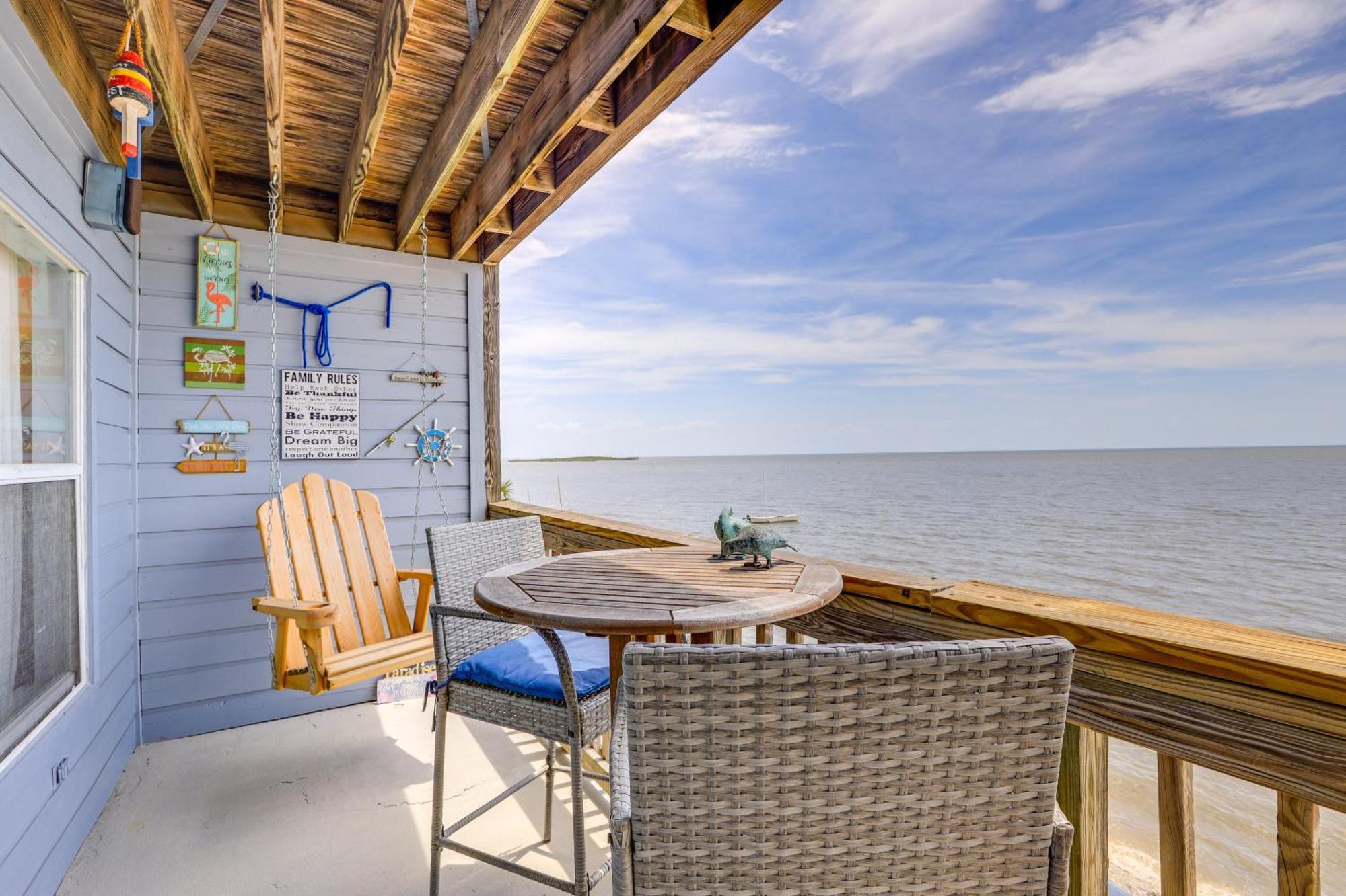 Beachfront Cedar Key Retreat With Pool Access! Екстериор снимка