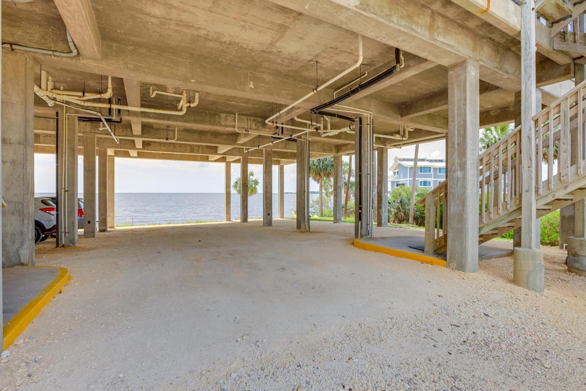 Beachfront Cedar Key Retreat With Pool Access! Екстериор снимка